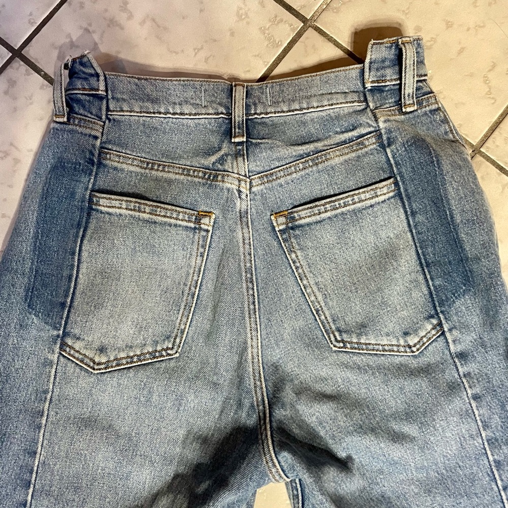 Abercrombie and Fitch Curve Love - The 90s Straight Ultra High Rise